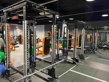 Squat rack zone CC Chasseneuil RD910 Chasseneuil-du-Poitou